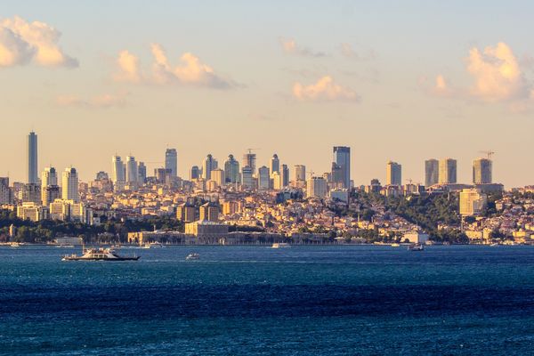 Thumb_modern_istanbul_skyline